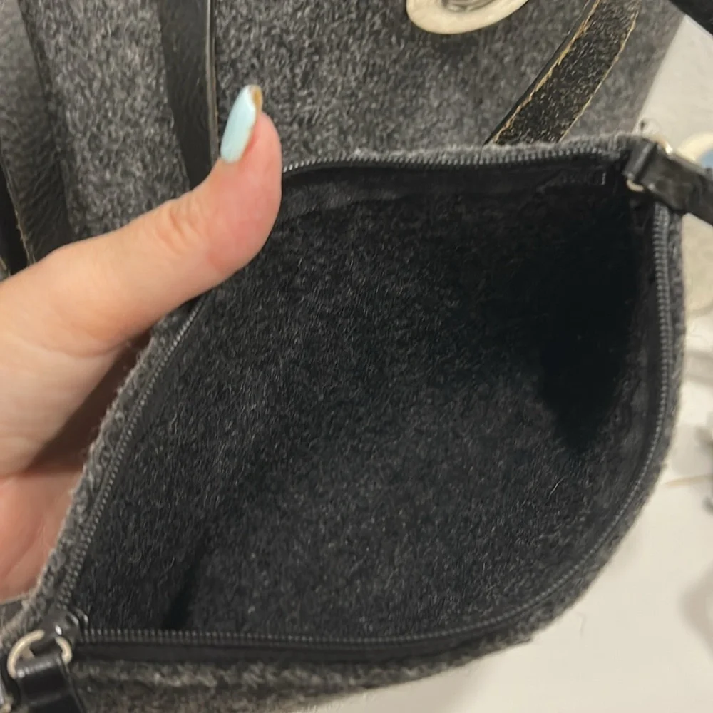 Banana Republic Y2K Wool Large Tote Bag with Leather Straps - Picture 7 of 14